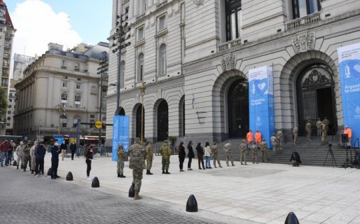 Fernández convocó a los 24 gobernadores para rendir homenaje a los muertos por el COVID-19