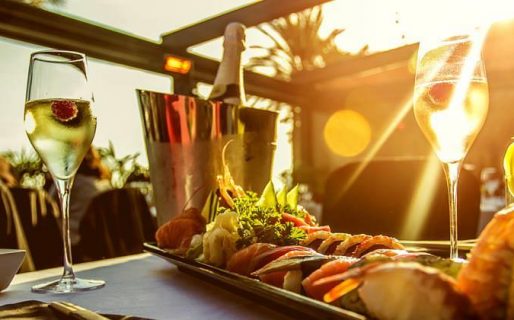 Una influencer trató de conseguir un canje en un restaurante y los dueños la escracharon