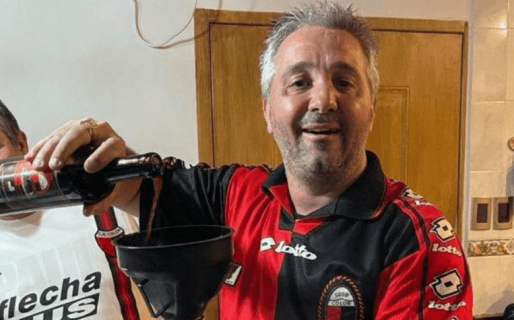 Tomó vino con las cenizas de su abuelo para festejar juntos el campeonato