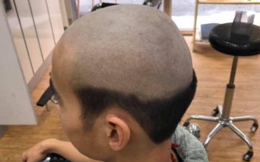 Una madre le hizo un corte de pelo ridículo a su hijo para evitar que salga a la calle y se contagie coronavirus