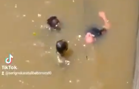 Dos inmigrantes senegaleses se tiran al río para salvarle la vida a un anciano