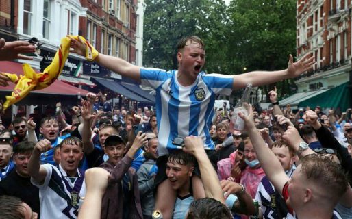 Con una camiseta argentina del Diego: así llegaron los hinchas de Escocia al partido contra Inglaterra