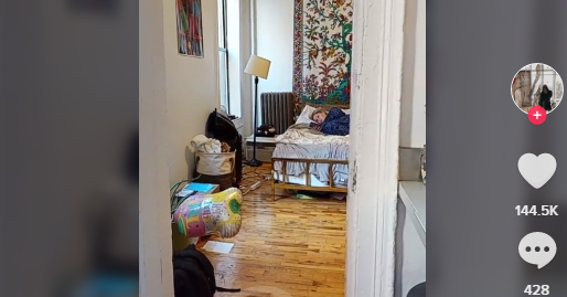 Video: encontró un ‘fantasma’ mientras miraba un departamento en un tour virtual