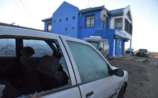 Atacaron la Comisaría Quinta de Caleta con piedras y bombas molotov