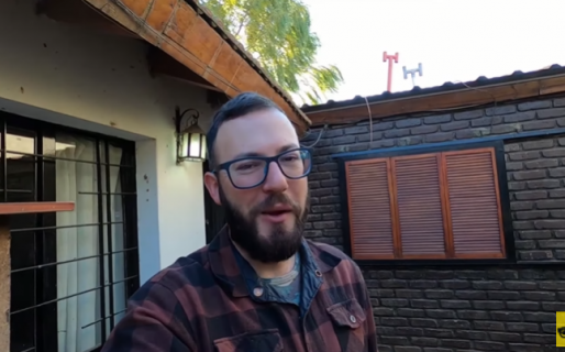 Un reconocido youtuber pasó por Comodoro y hasta la policía lo paró para saludarlo