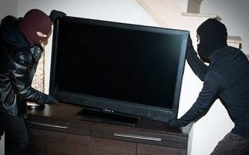 Roban dos Smart TV y 20 mil pesos de una vivienda
