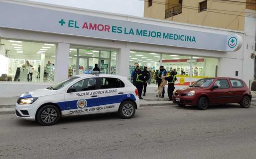 Un empleado se agarró a las piñas con un ladrón de perfumes importados