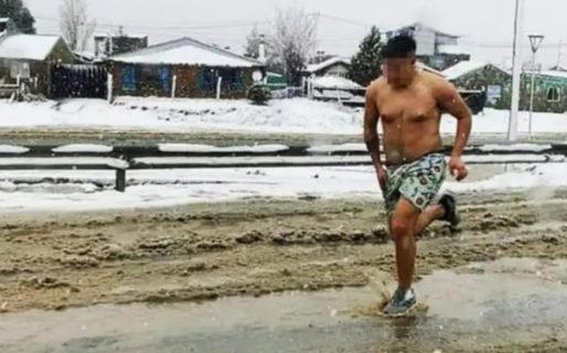 Un hombre en calzoncillos en plena nevada generó las más disparatadas hipótesis en redes
