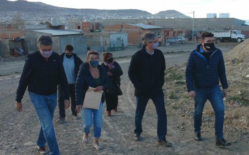 Sergio Ongarato recorrió los barrios de la ciudad junto a Menna y Buffa