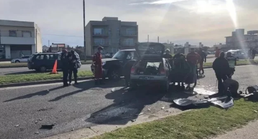 Mató a su padre a martillazos y murió al chocar contra una camioneta