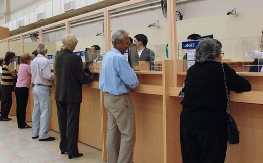 El bolsillo de los jubilados: cuándo empezarán a percibir la baja de Ganancias y cómo cobrarán lo retenido en el primer semestre