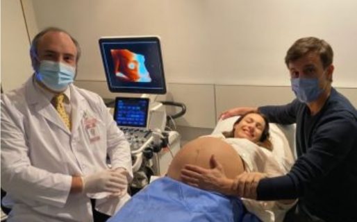 Pampita fue mamá de Ana, su quinta hija