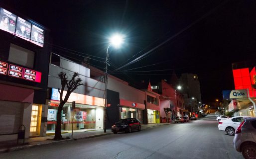 La SCPL junto al Municipio instalan 560 luminarias Led en Comodoro Rivadavia