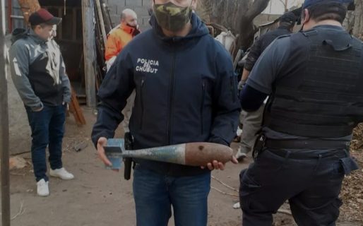 La Policía controlaba talleres mecánicos y encontró una bomba