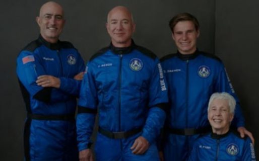 En vivo: Jeff Bezos finalizó con éxito su viaje al espacio