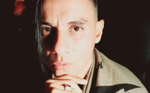 La frase machista de un músico, pidió «golpear el bombo como a la vieja en casa»