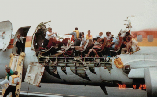 La pesadilla de los pasajeros que vieron cómo se volaba el fuselaje del avión