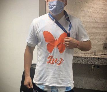 «Luz»: la triste historia detrás de la camiseta del Huevo Acuña