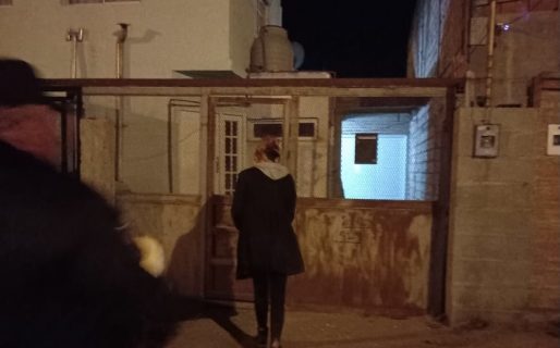 La policía trasladó a una joven a su casa tras la pelea de su novio con un amigo