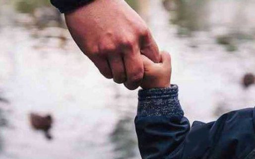 Denuncia que a su hijo no lo dejan elegir con quien vivir