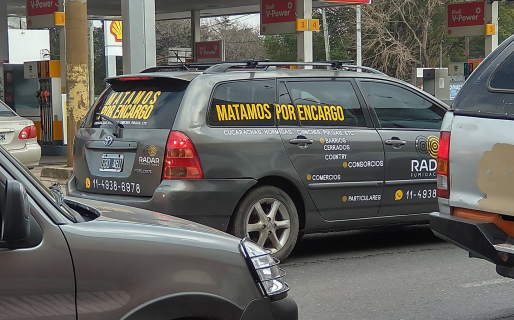 “MATAMOS POR ENCARGO”: el hilarante anuncio que puede llegar a malinterpretarse