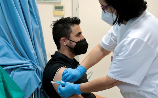 Este jueves y viernes CAPS municipales y trailers extienden horario para vacunación masiva