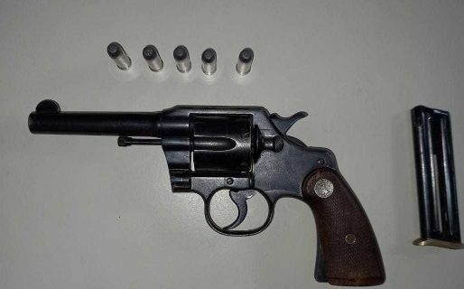 Golpeó y baleó a su expareja