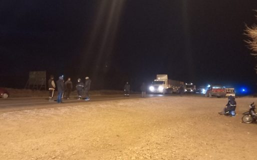 Trabajadores de la pesca cortan la ruta entre Caleta y Cañadón Seco