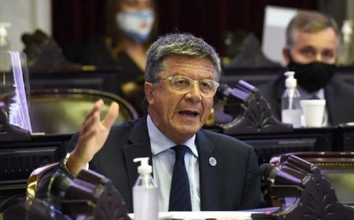 Menna propone amnistiar a personas con causas penales “por quebrar reglas que las autoridades no cumplen”