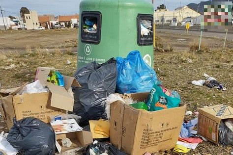 Vecinal de Próspero Palazzo repudió la falta de limpieza y orden: “¡Esto es un asco!”