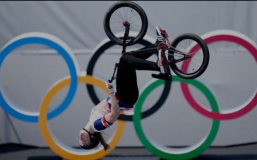 Increíble: una competidora realizó un truco nunca visto en el BMX femenino y ganó el oro