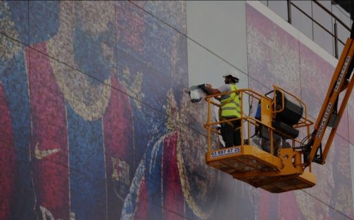 La primera medida que tomó Barcelona tras la salida de Messi: retiraron su gigantografía del Camp Nou