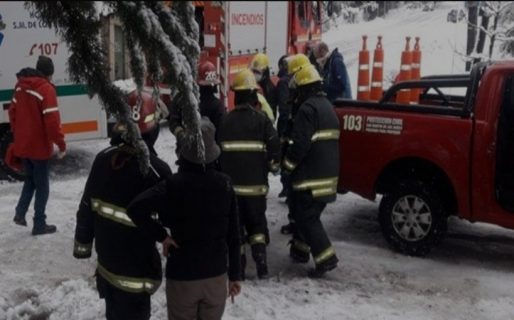 Trágica nevada en San Martín de los Andes: una pesada rama aplastó a dos nenes