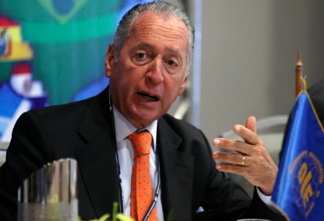 Para la UIA, las empresas tienen derecho a dejar de pagarle el salario a empleados que no quieran vacunarse