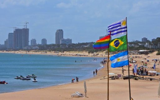 Insólito tipo de cambio: En Uruguay piden 880 pesos por un dólar