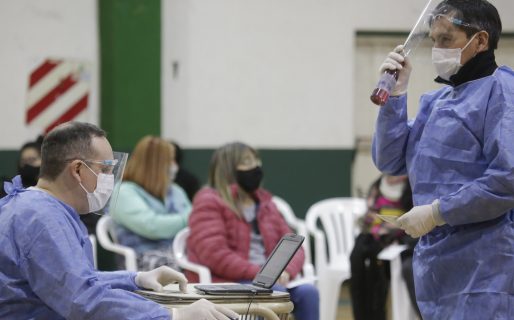 Se comenzará a aplicar la vacuna Moderna a quienes no hayan recibido aún la segunda dosis de Sputnik V