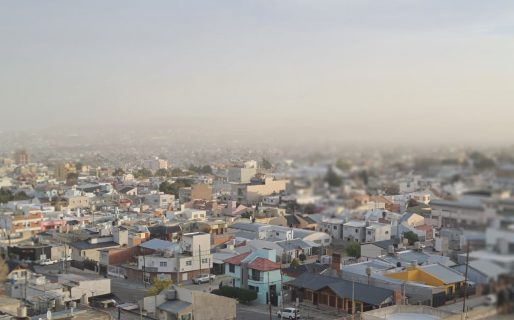 Feriado con alerta amarilla por fuertes vientos
