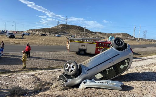 Vuelco en la rotonda de Km 5