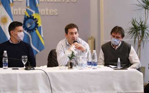 Luque mantuvo un encuentro con intendentes de la cuenca en Sarmiento