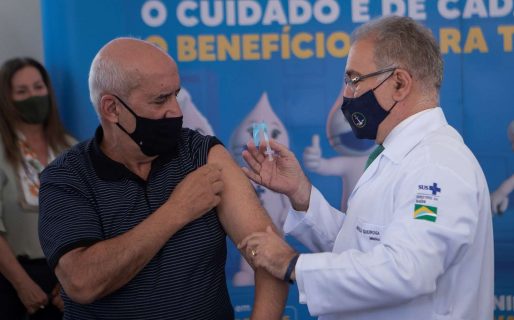 Brasil canceló la compra de 37 millones de vacunas Sputnik V