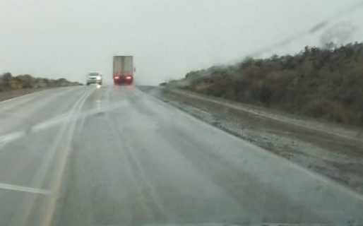 Realizan tareas de prevención en Cañadón Ferrays por las condiciones de la calzada