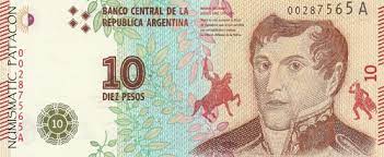 Una candidata a diputada empapeló una sucursal del Banco Nación con billetes de $10 para mostrar el efecto de la inflación