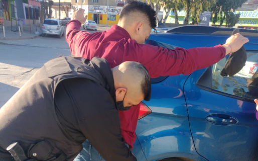 Persiguió e intimidó a su ex a plena luz del día