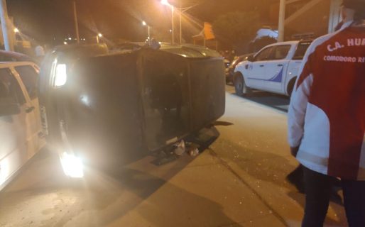 Volcó su auto, tenía 2.23 g/l de alcoholemia y ninguna documentación del auto