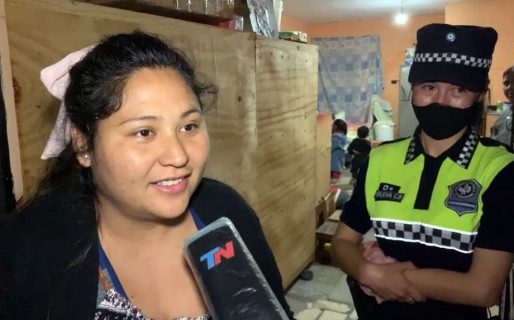 Una mujer mató a su marido para defenderse, la Justicia la absolvió y ahora la policía que la custodiaba será la madrina de su bebé