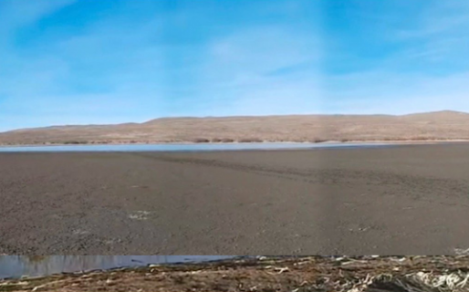 Efectos del invierno anormal en Chubut: una laguna casi desaparece en Esquel