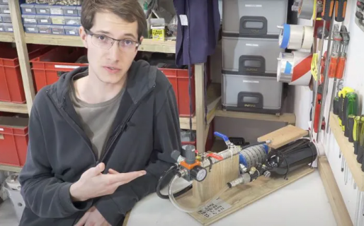 Increíble: crean un lanza telarañas para sentirse Spider-Man