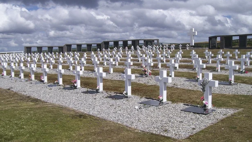 Pusieron en marcha la segunda etapa para identificar soldados argentinos en el cementerio de Malvinas