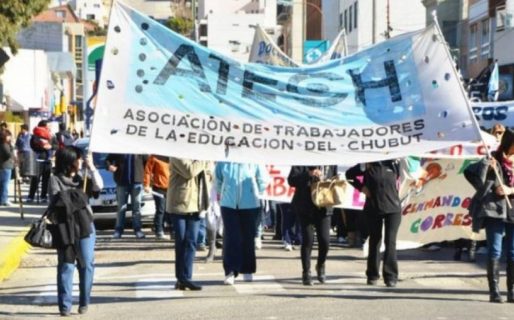 «El gobierno provincial está jugando con los estatales y esto no da para más»