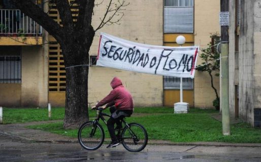 Inseguridad en Rosario: vecinos avisaron con carteles que «les darán plomo» a los narcos y ladrones